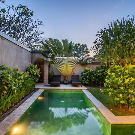 Villa Nadya Seminyak  Exterior photo